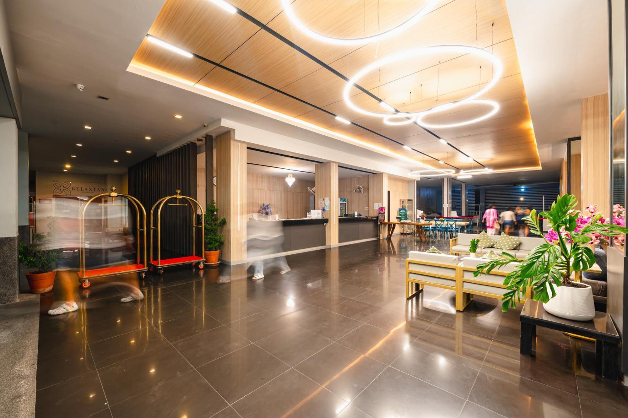 Hotel Casa Del M Phuket - Newly Renovated à Patong Extérieur photo